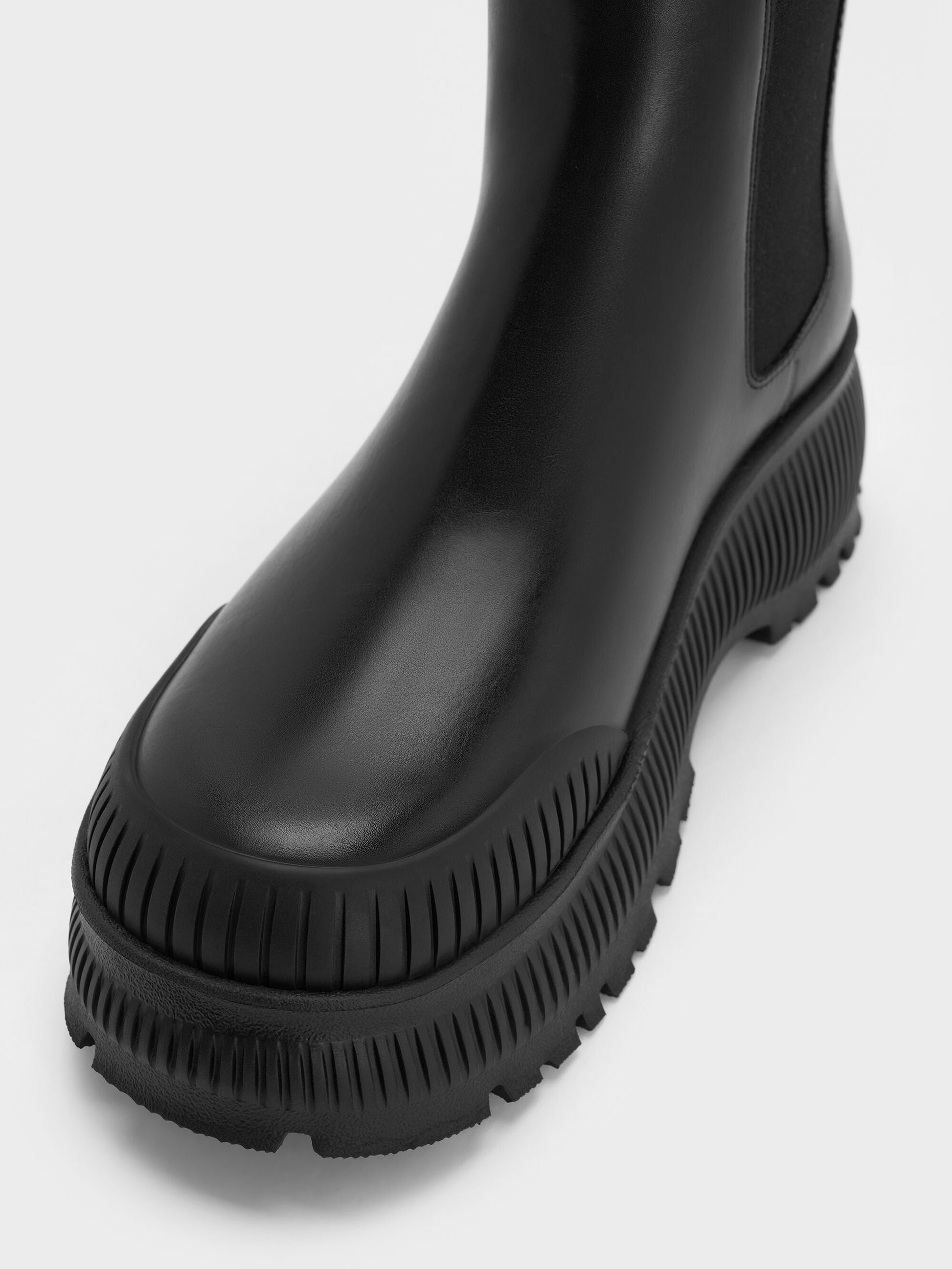Darra Ridged-Sole Chelsea Boots - Black | CHARLES & KEITH