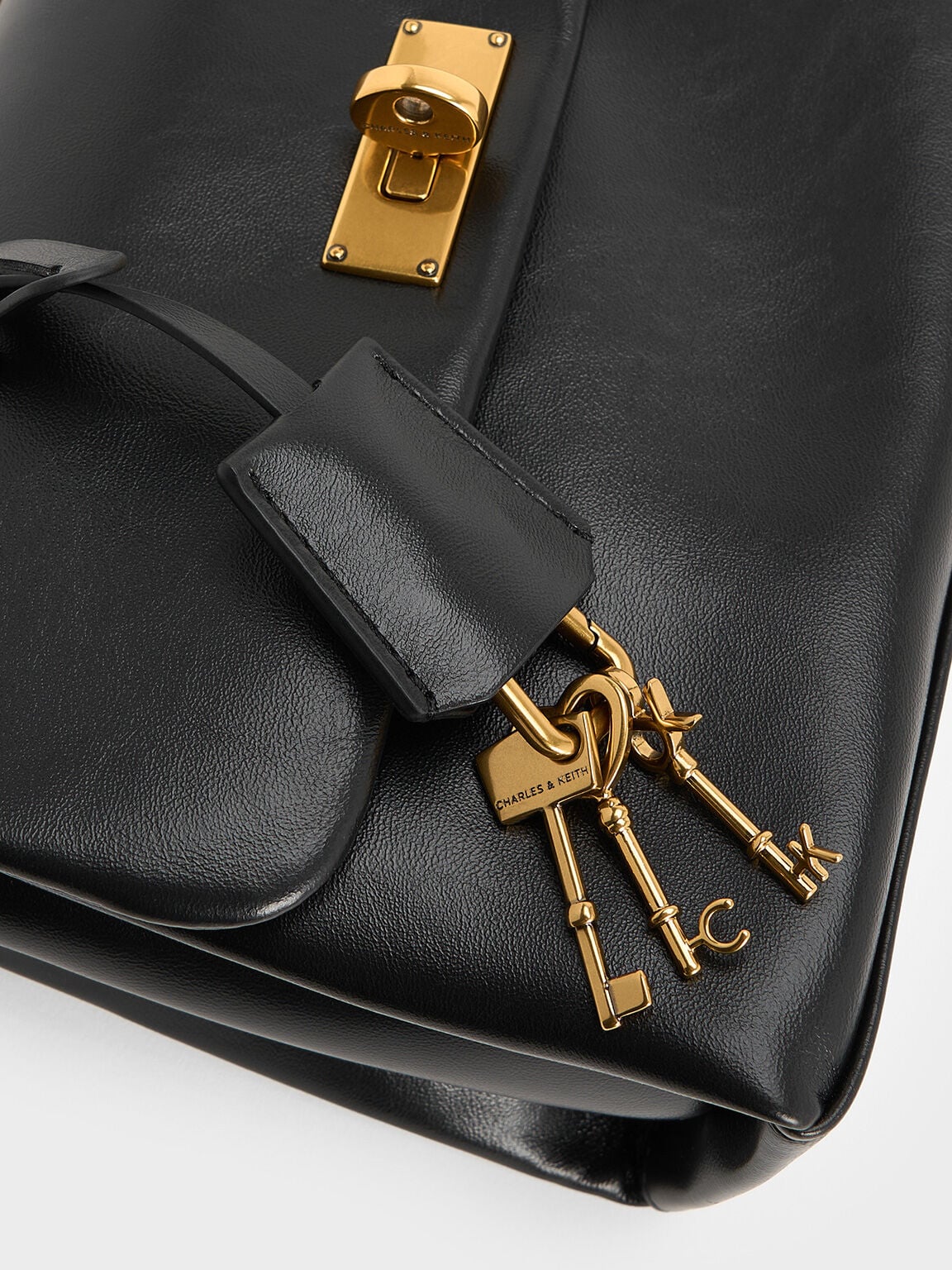 Kerry Chain-Handle Crossbody Bag - Black | CHARLES & KEITH
