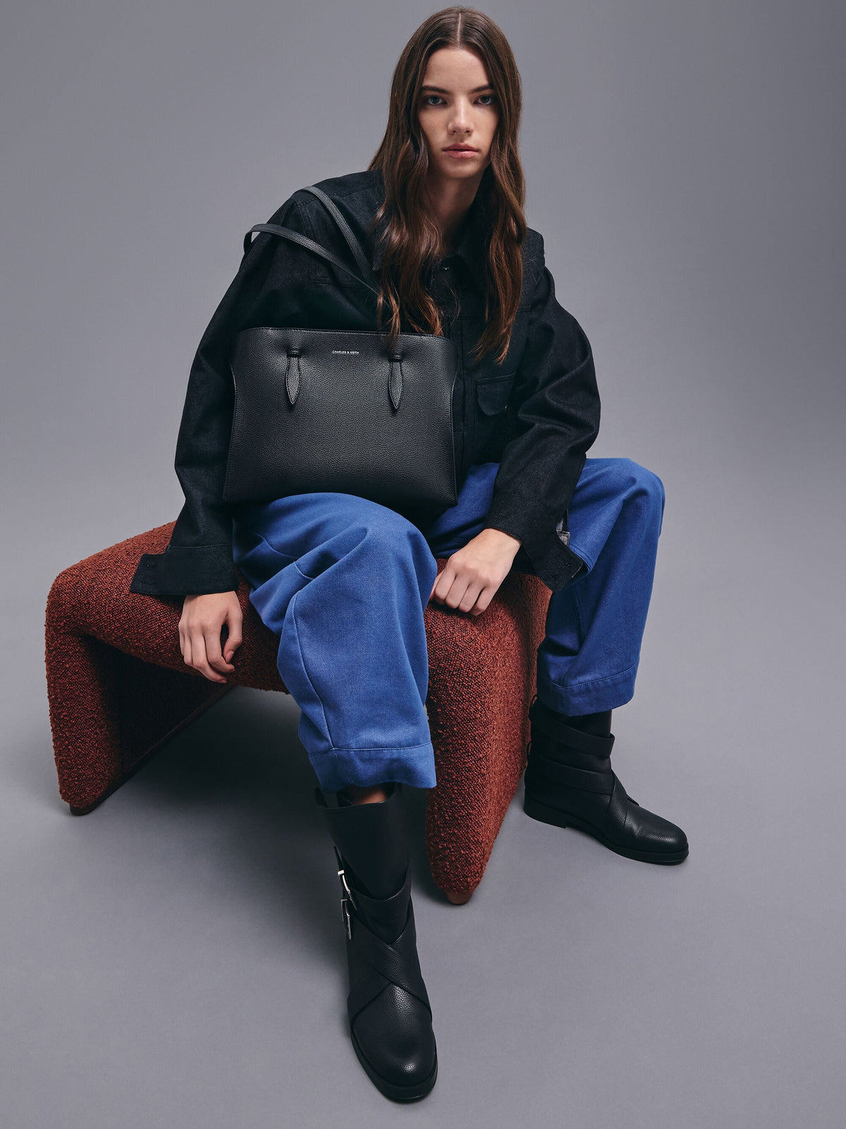Allyn Elongated-Handle Tote Bag - Noir | CHARLES & KEITH