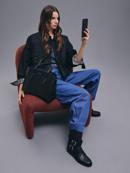 Allyn Elongated-Handle Tote Bag - Noir | CHARLES & KEITH