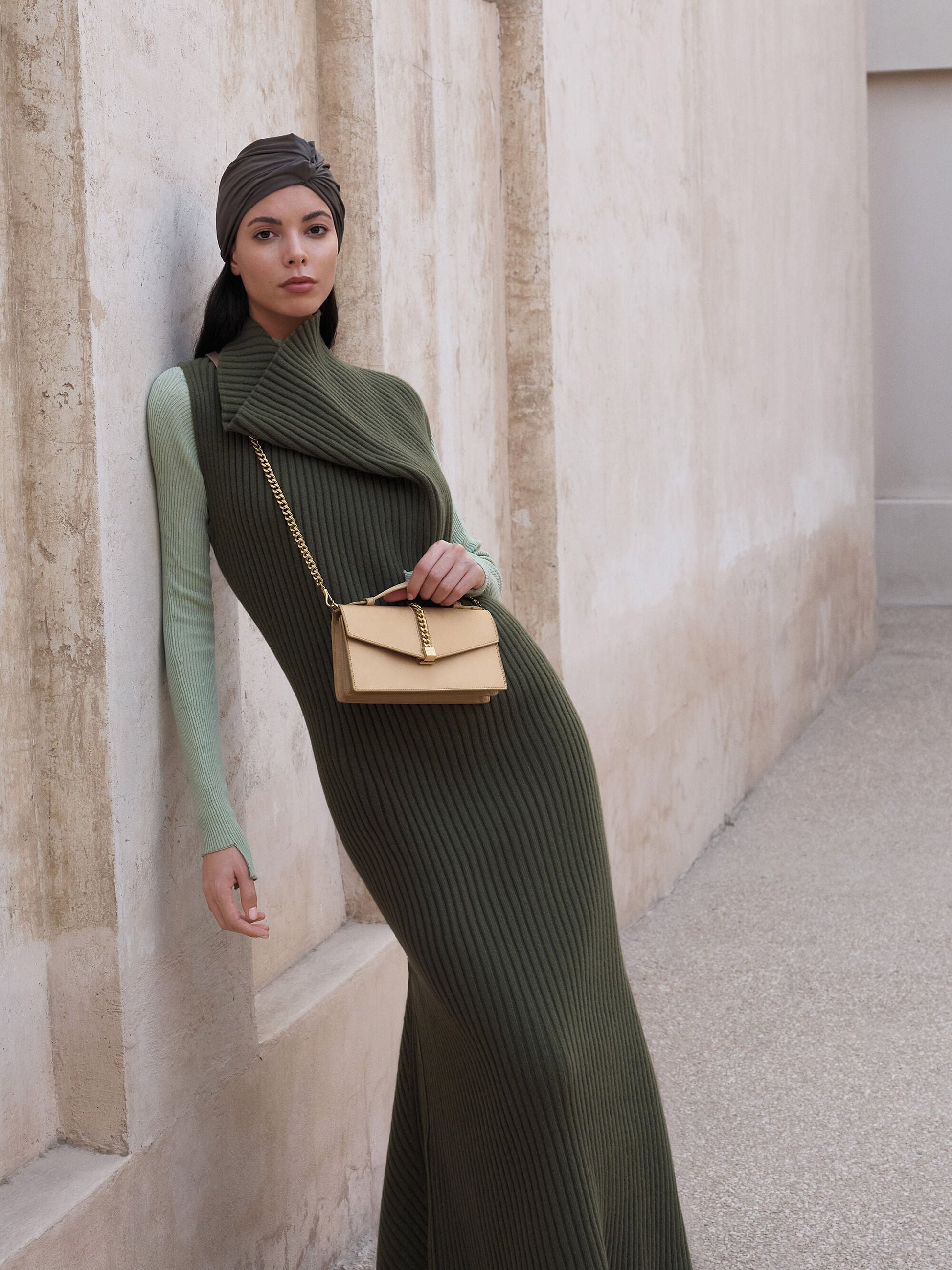 Taisia Chain Envelope Bag - Champagne | CHARLES & KEITH