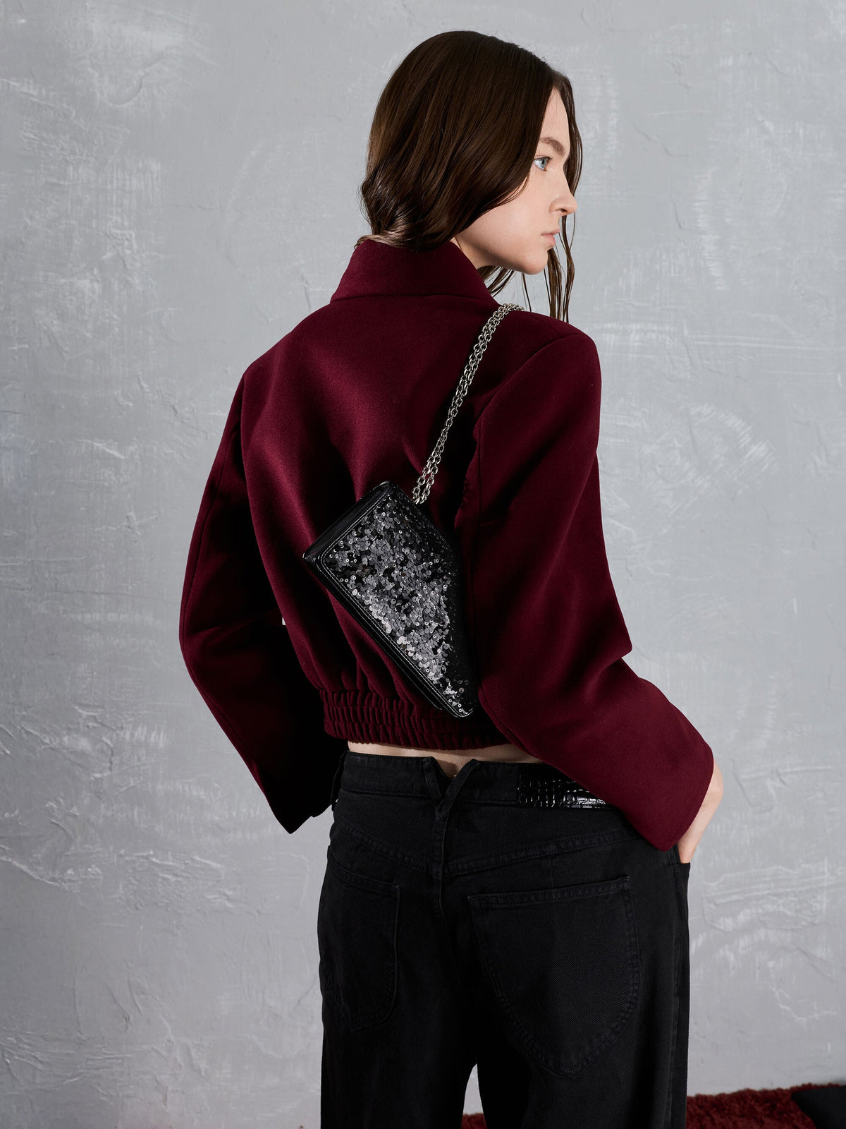 Paffuto Sequinned Wallet On Chain - Noir | CHARLES & KEITH
