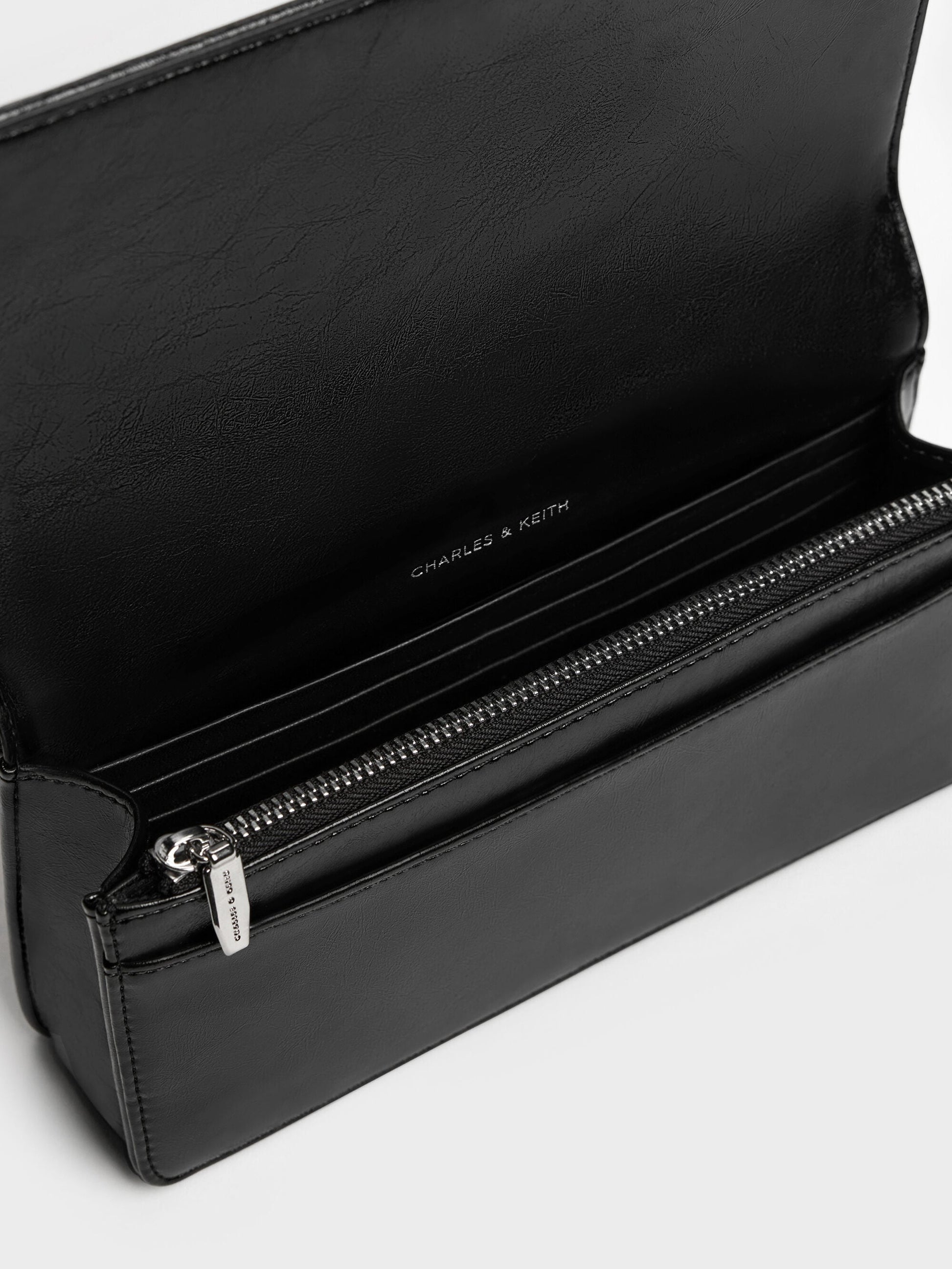 Paffuto Sequinned Wallet On Chain - Noir | CHARLES & KEITH