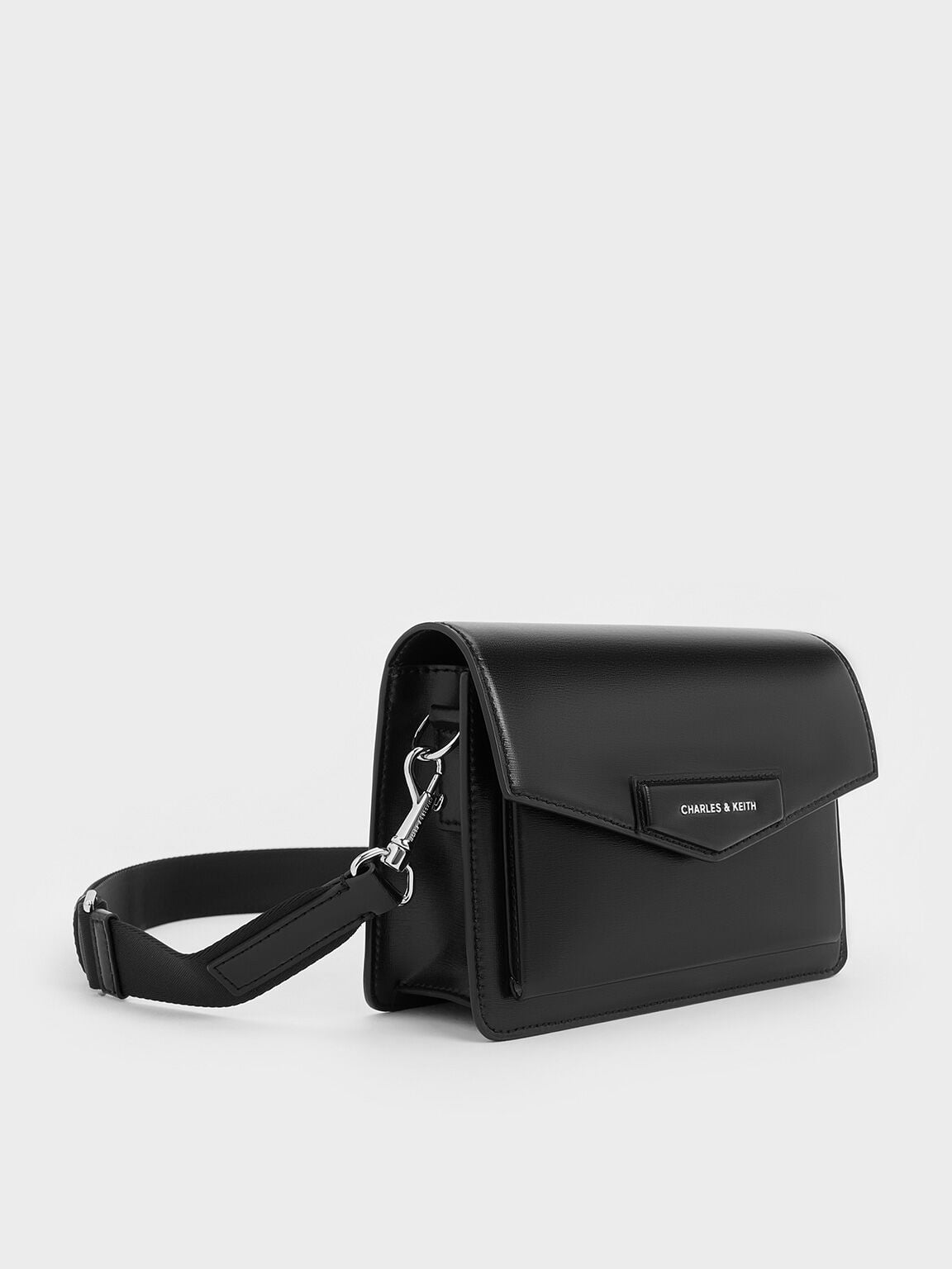 Adelie Envelope Crossbody Bag - Noir | CHARLES & KEITH